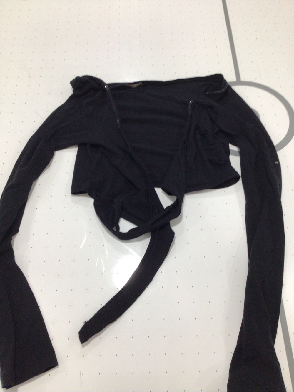 Women’s Black Long-Sleeve Tie-Front Crop Top